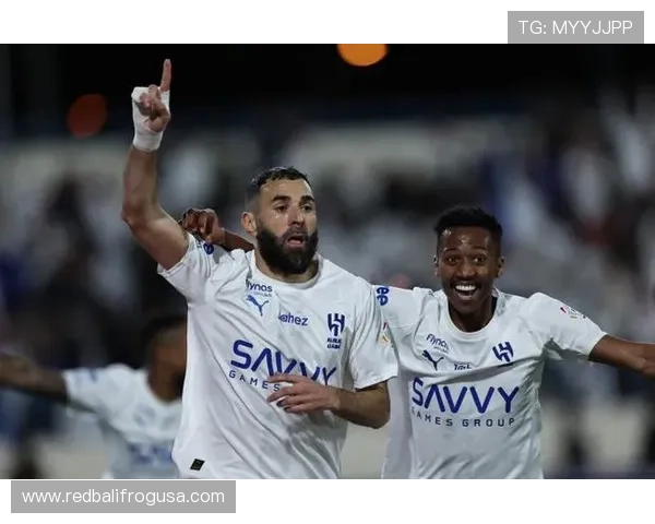 本泽马是否依赖体系?战术角色与自主进攻能力解析 本泽马是否依赖体系?战术角色与自主进攻能力解析